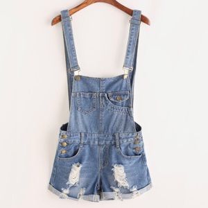 NWOT Distressed Overalls 💙